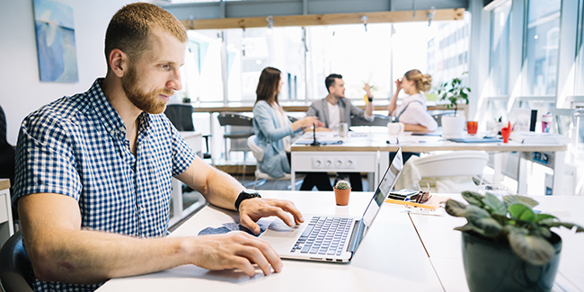 comparez les offres d'assurance responsabilité civile professionnelle simplis et faites le bon choix pour protéger votre entreprise.