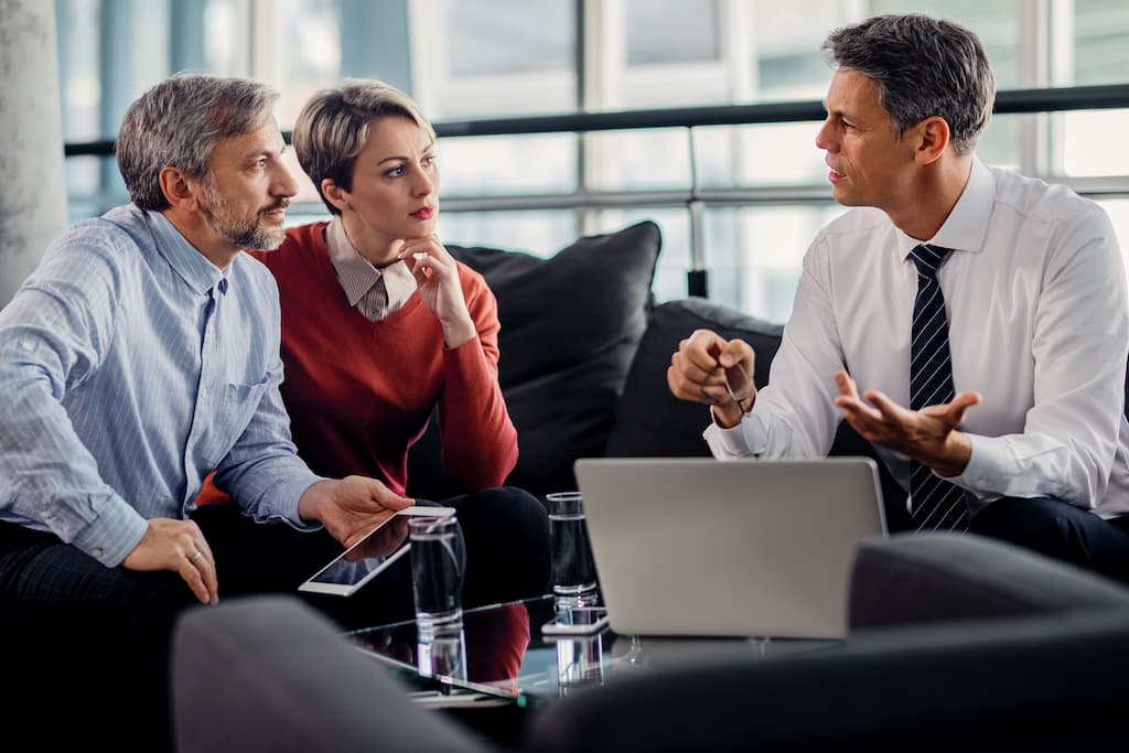 découvrez nos solutions d'assurances professionnelles conçues pour protéger votre activité. bénéficiez d'une couverture adaptée à vos besoins, qu'il s'agisse de responsabilité civile, de garantie décennale ou de protection des locaux. assurez la pérennité de votre entreprise avec nos offres sur mesure.