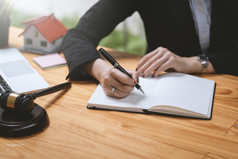 découvrez tout ce qu'il faut savoir sur la responsabilité locative : obligations du locataire et du propriétaire, gestion des réparations, assurances et droits. informez-vous pour mieux protéger vos intérêts dans votre contrat de location.