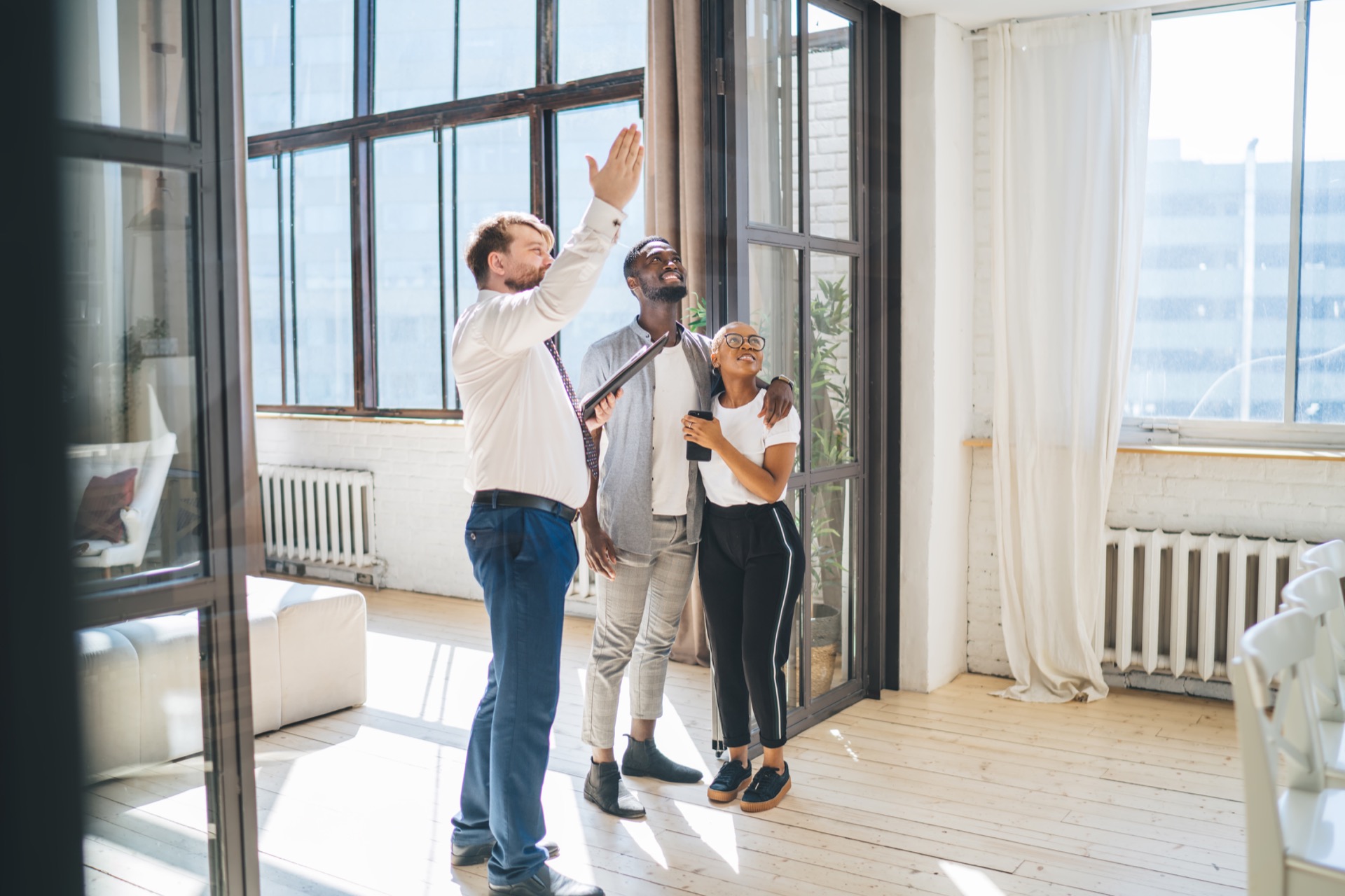 découvrez l'assurance mandataire immobilier, une protection essentielle pour les professionnels de l'immobilier. protégez vos activités et sécurisez vos transactions avec des garanties adaptées à vos besoins spécifiques. consultez notre guide pour tout savoir sur les bénéfices et les modalités de cette couverture indispensable.