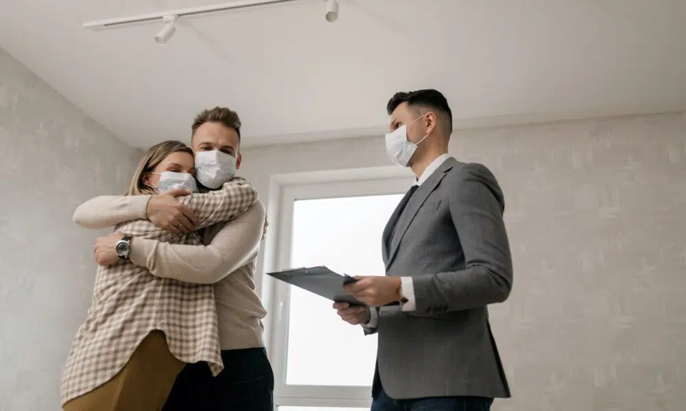 découvrez l'assurance mandataire immobilier, un contrat spécifique conçu pour protéger les professionnels de l'immobilier dans l'exercice de leur activité. protégez vos transactions, votre responsabilité civile et assurez votre tranquillité d'esprit tout en développant votre carrière dans le secteur immobilier.
