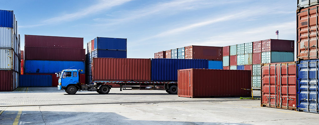 découvrez des solutions d'assurance adaptées pour le transport de marchandises. protégez vos biens contre les risques de pertes ou de dommages durant le transit avec notre expertise en assurance spécialisée.