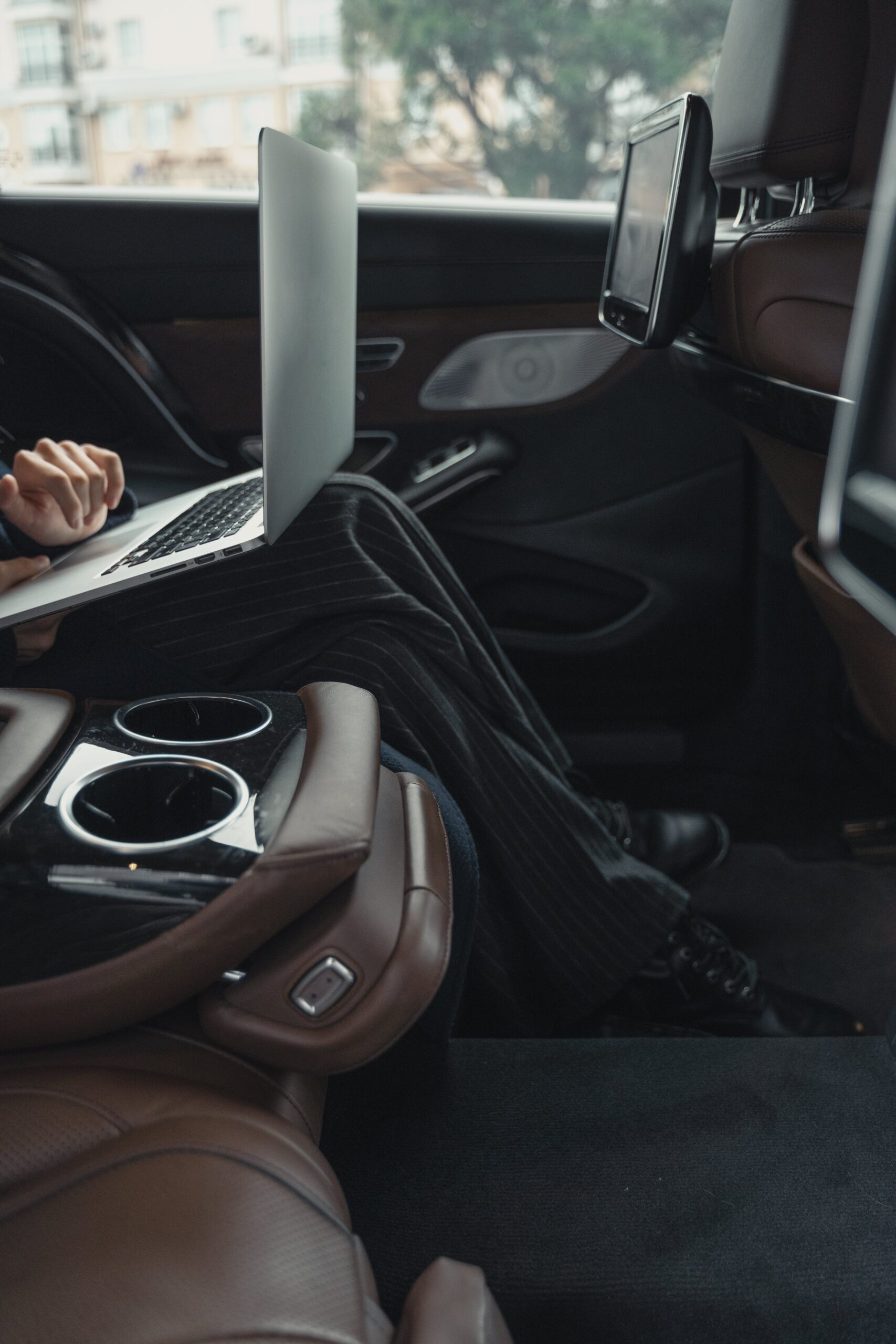 découvrez notre assurance voiture pro, spécialement conçue pour les professionnels. bénéficiez d'une couverture adaptée à vos besoins, des garanties complètes et un service client réactif pour protéger votre véhicule et votre activité.