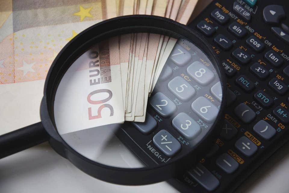 découvrez les tarifs compétitifs de l'assurance auto professionnelle adaptés à vos besoins spécifiques. comparez les offres et choisissez la protection idéale pour votre véhicule professionnel.