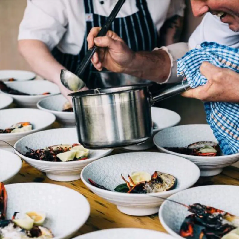 découvrez notre assurance multirisque spécialement conçue pour les restaurateurs, offrant une protection complète contre les risques liés à votre activité. protégez votre établissement, votre personnel et votre clientèle avec une couverture sur mesure.