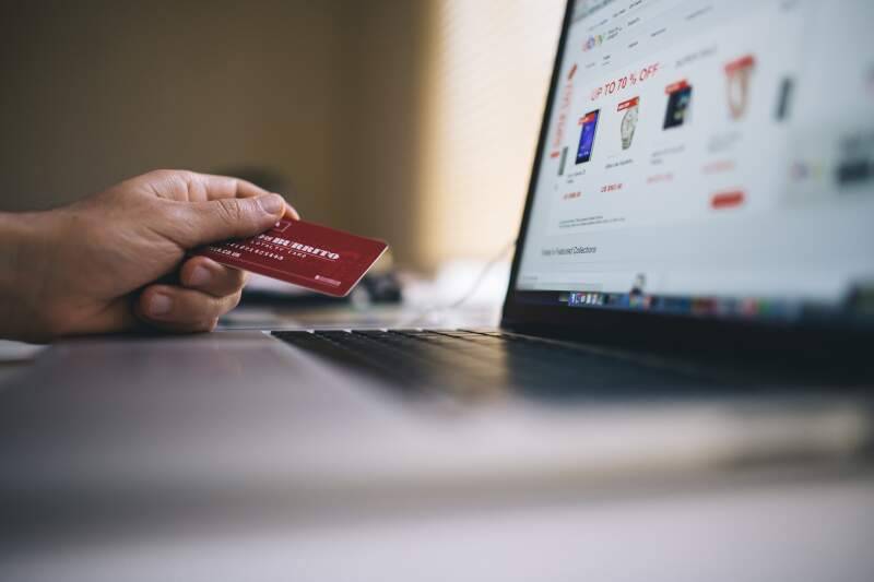 découvrez la simplicité de la souscription d'une assurance en ligne. comparez les offres, choisissez la protection qui vous convient et souscrivez en quelques clics, le tout depuis le confort de votre maison.