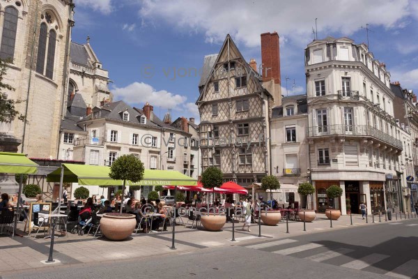 découvrez les services d'assistance offerts par matmut, conçus pour vous accompagner au quotidien. que ce soit pour des conseils, des dépannages ou des solutions personnalisées, notre équipe est là pour vous aider à chaque étape.